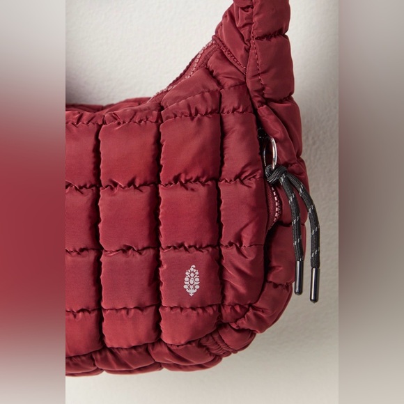NWT Quilted Baby Carryall Sling Bag Color: Mahogany - Picture 4 of 10